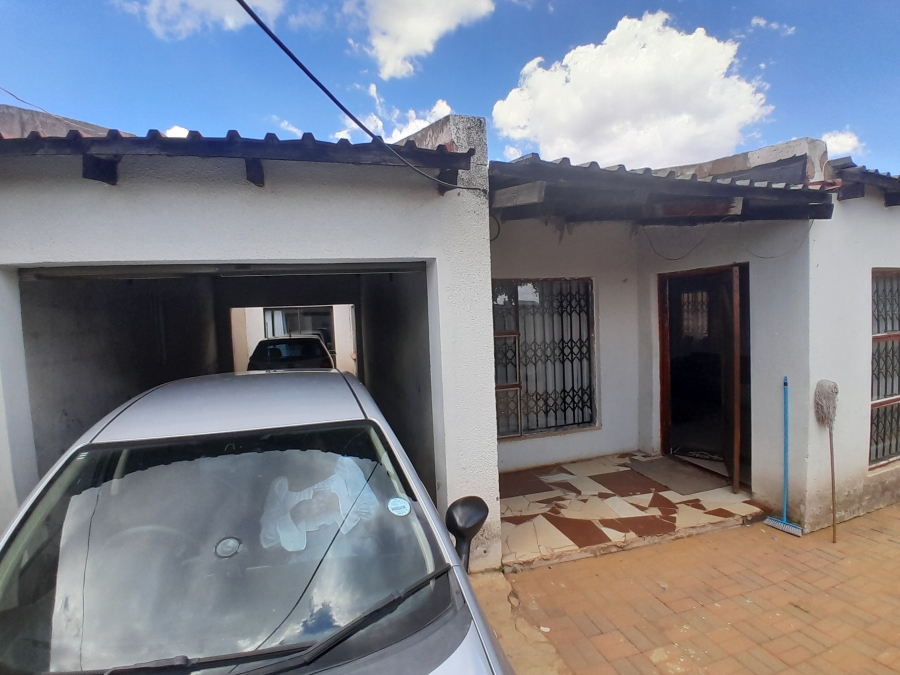 3 Bedroom Property for Sale in Tshepisong Gauteng