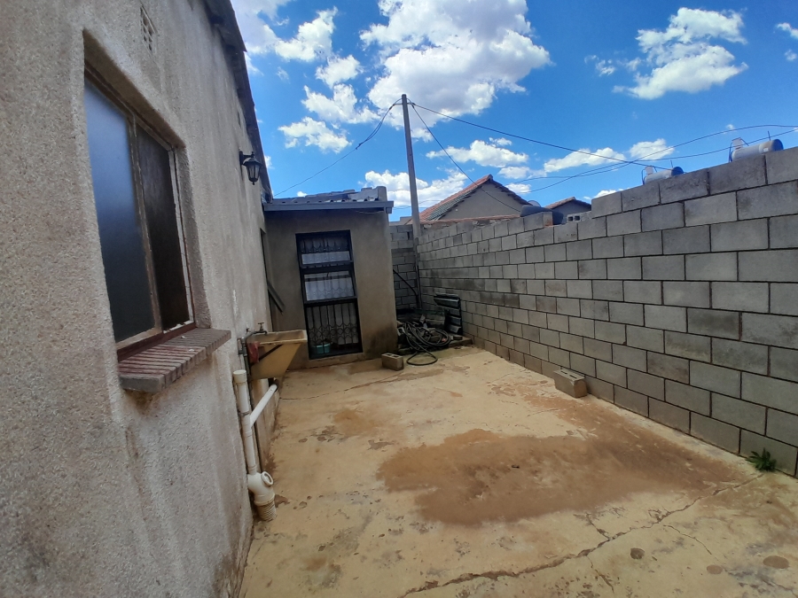 3 Bedroom Property for Sale in Tshepisong Gauteng