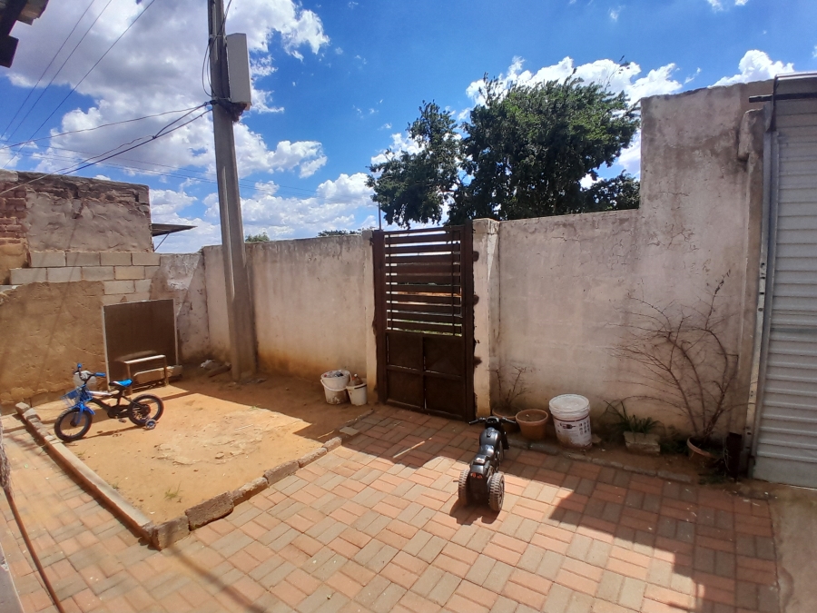 3 Bedroom Property for Sale in Tshepisong Gauteng