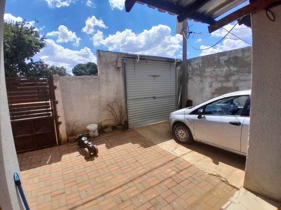 3 Bedroom Property for Sale in Tshepisong Gauteng