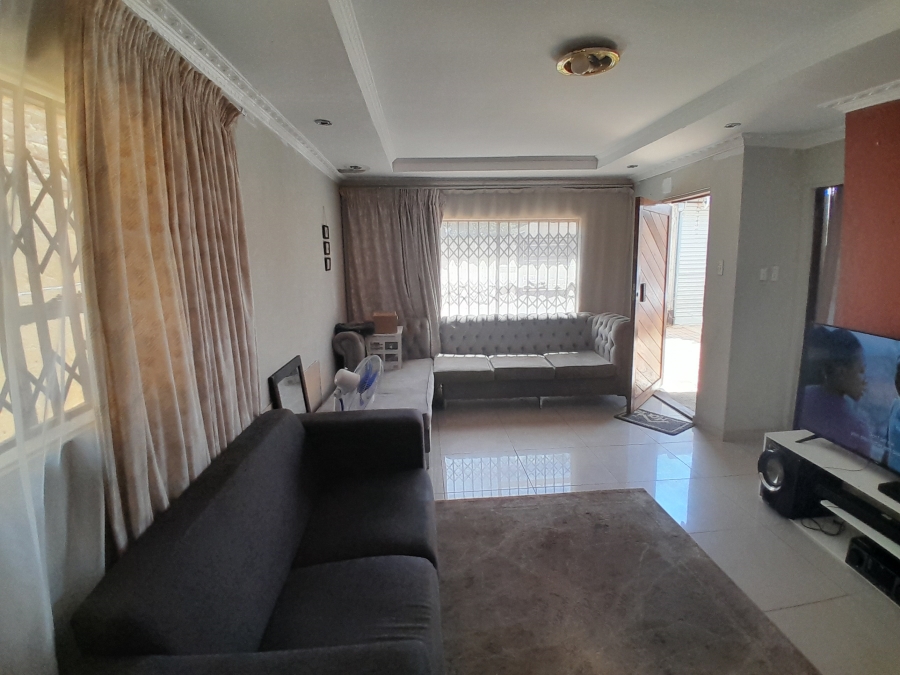 3 Bedroom Property for Sale in Tshepisong Gauteng