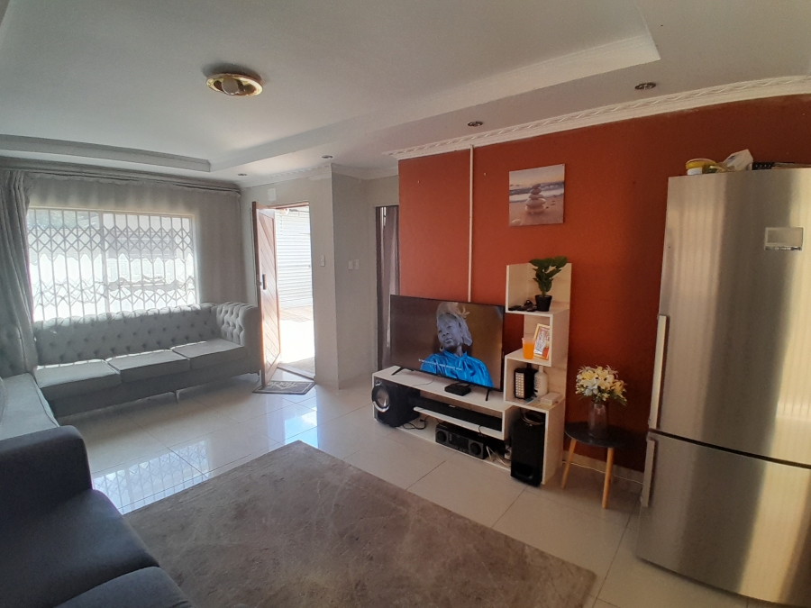 3 Bedroom Property for Sale in Tshepisong Gauteng