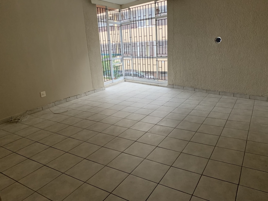 To Let 2 Bedroom Property for Rent in Florida Gauteng