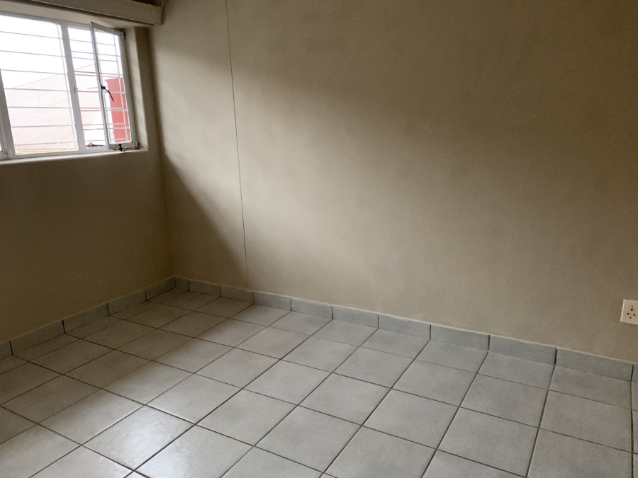 To Let 2 Bedroom Property for Rent in Florida Gauteng