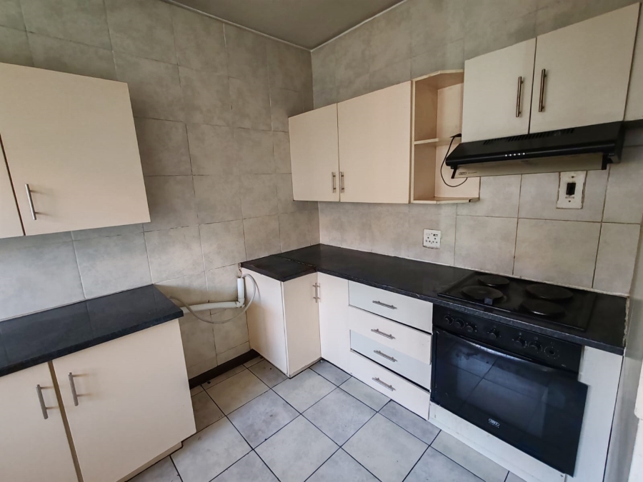 To Let 2 Bedroom Property for Rent in Florida Gauteng