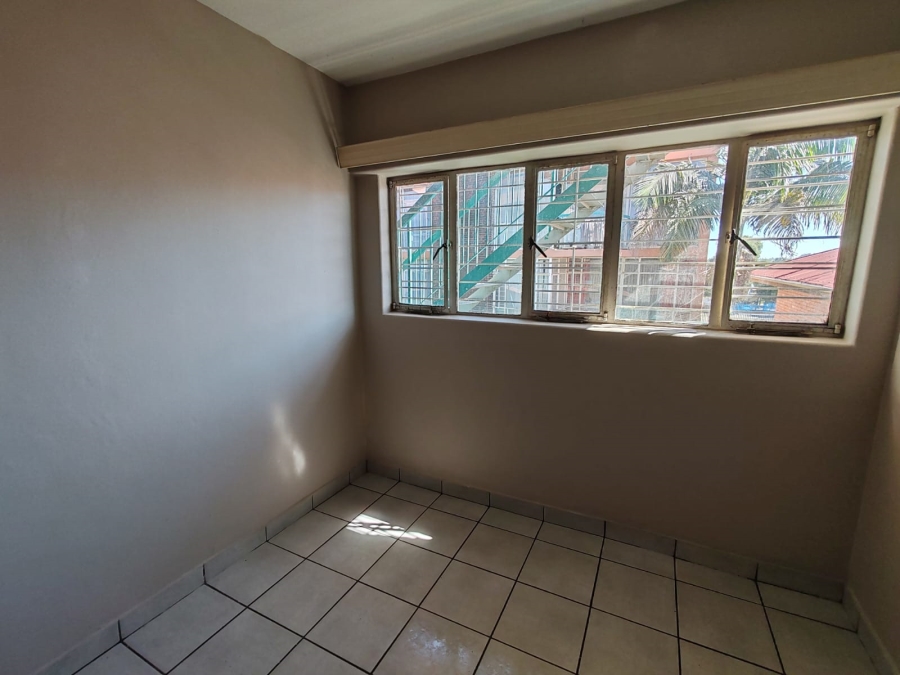 To Let 2 Bedroom Property for Rent in Florida Gauteng