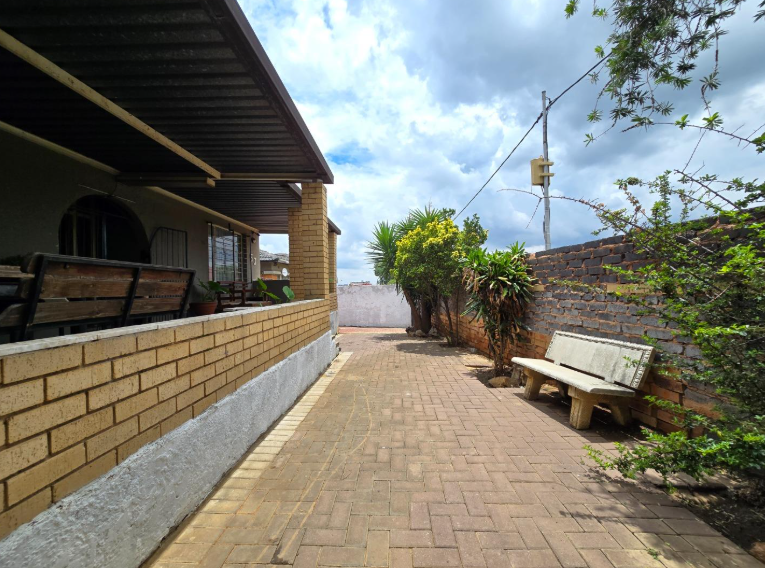 4 Bedroom Property for Sale in Rosettenville Gauteng