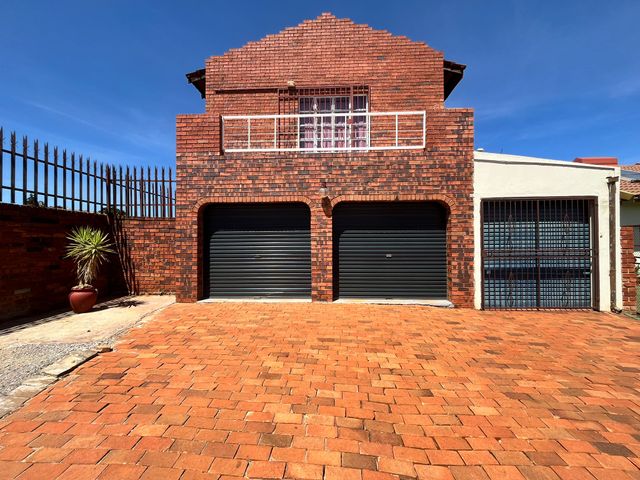 3 Bedroom Property for Sale in Lenasia South Gauteng