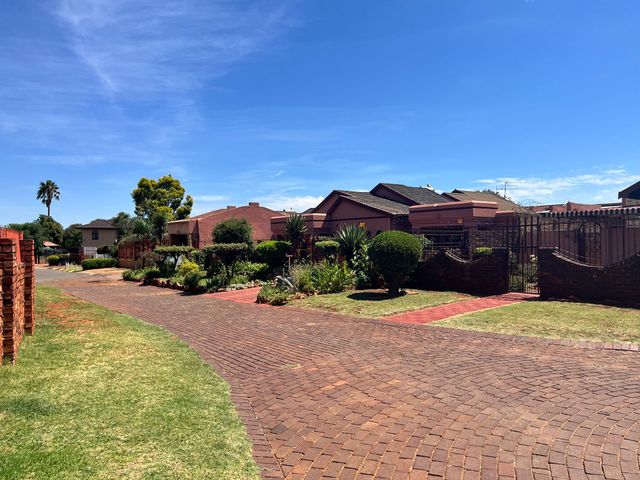 3 Bedroom Property for Sale in Lenasia South Gauteng