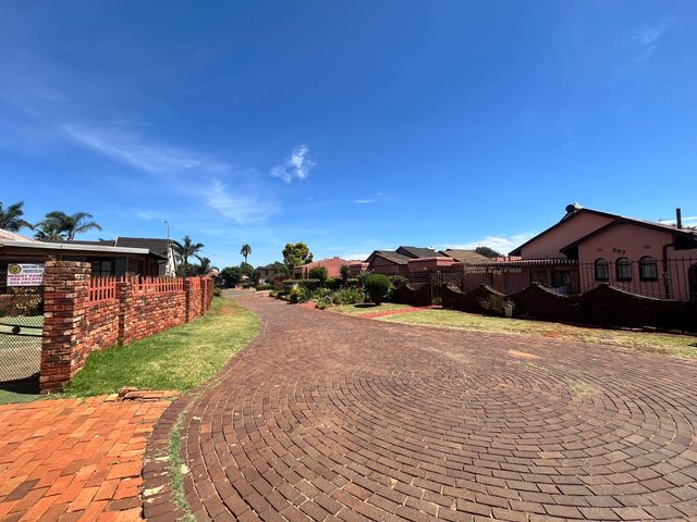 3 Bedroom Property for Sale in Lenasia South Gauteng