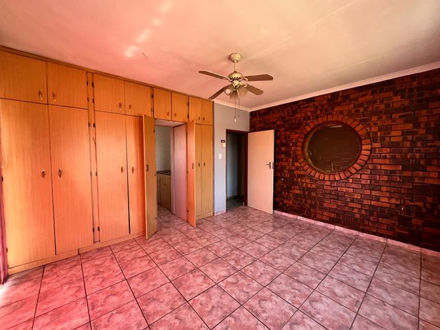 3 Bedroom Property for Sale in Lenasia South Gauteng