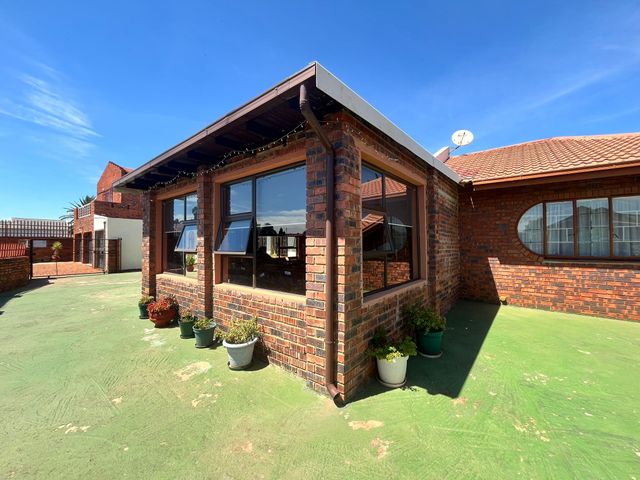 3 Bedroom Property for Sale in Lenasia South Gauteng