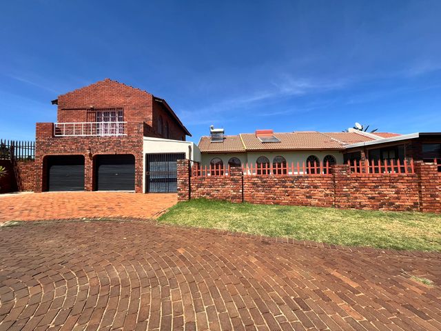 3 Bedroom Property for Sale in Lenasia South Gauteng