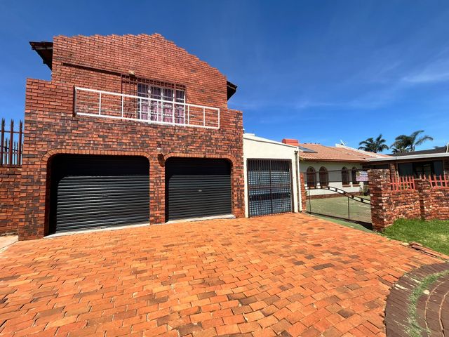 3 Bedroom Property for Sale in Lenasia South Gauteng