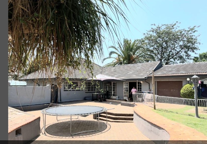 3 Bedroom Property for Sale in Edenvale Central Gauteng