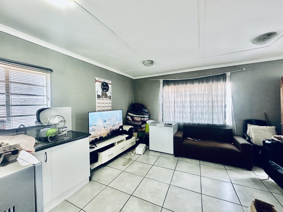 7 Bedroom Property for Sale in Rosettenville Gauteng