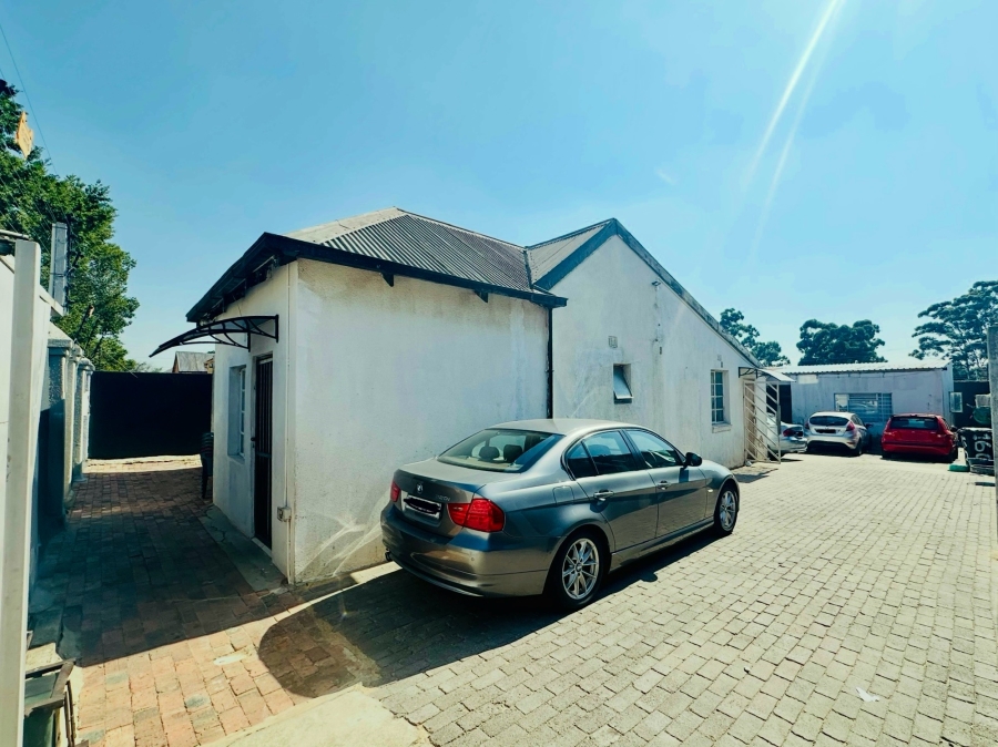 7 Bedroom Property for Sale in Rosettenville Gauteng