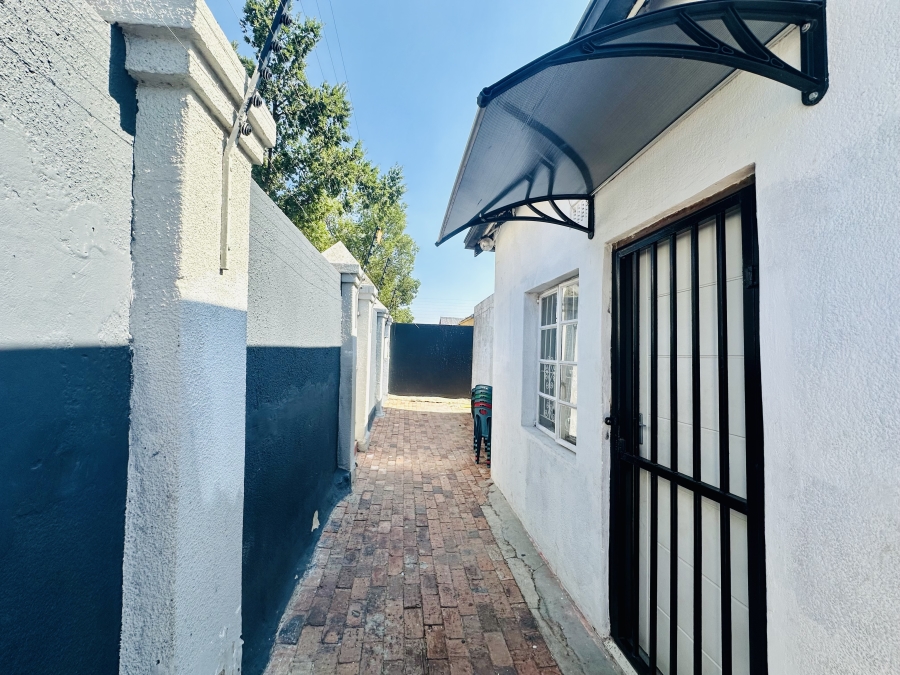 7 Bedroom Property for Sale in Rosettenville Gauteng