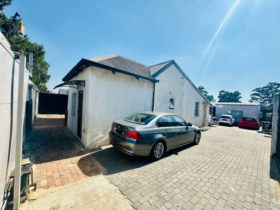 7 Bedroom Property for Sale in Rosettenville Gauteng