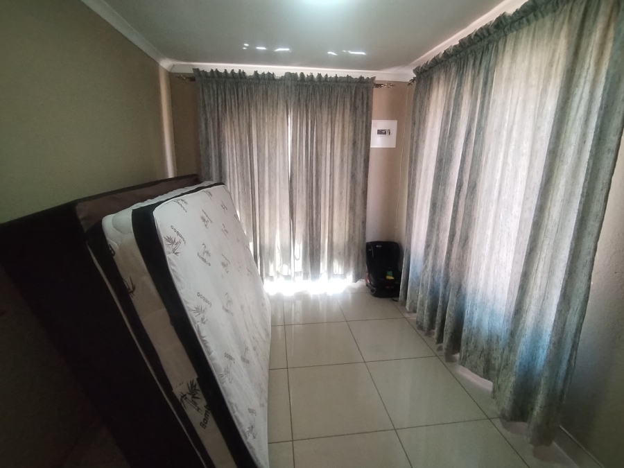 To Let 3 Bedroom Property for Rent in Vosloorus Gauteng