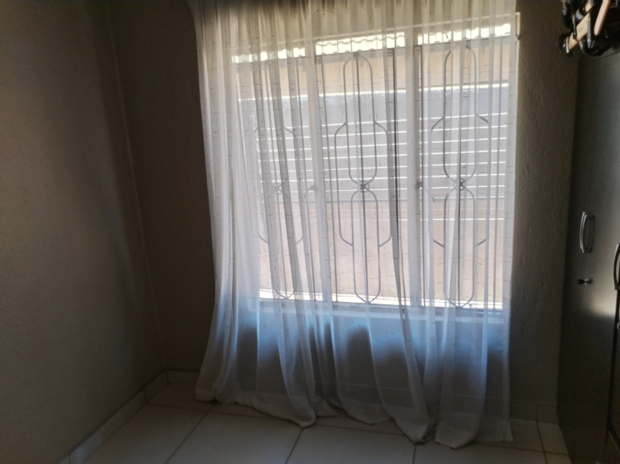 To Let 3 Bedroom Property for Rent in Vosloorus Gauteng