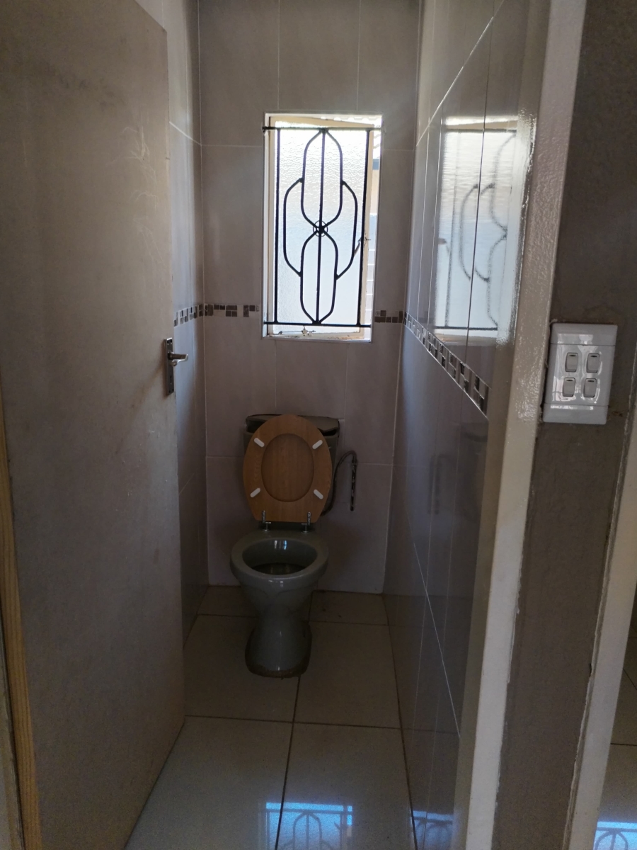 To Let 3 Bedroom Property for Rent in Vosloorus Gauteng