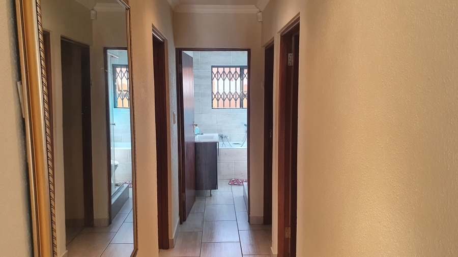 3 Bedroom Property for Sale in New Redruth Gauteng