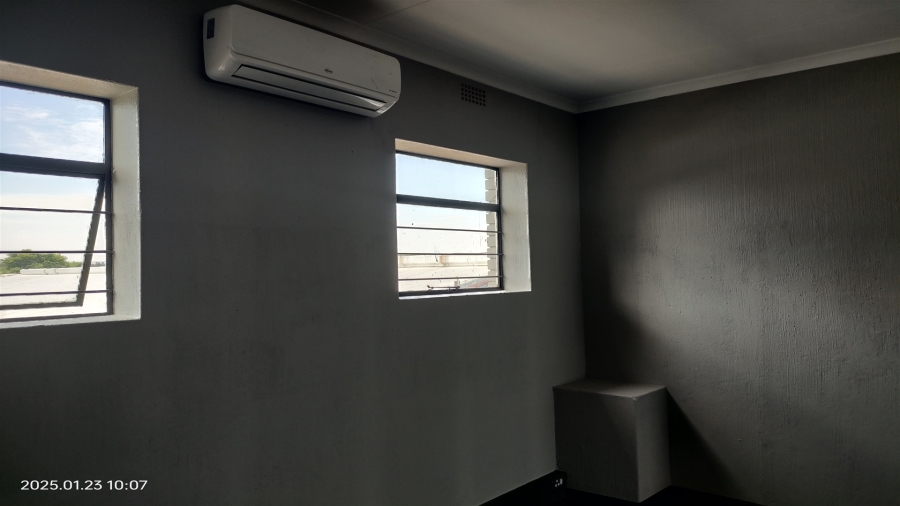 To Let commercial Property for Rent in Strijdom Park Gauteng