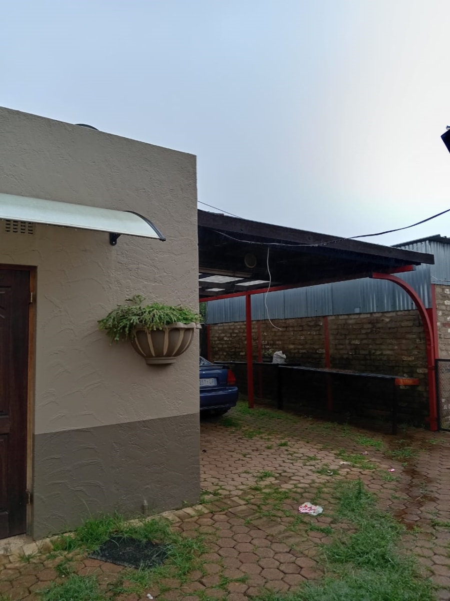 3 Bedroom Property for Sale in Lewisham Gauteng