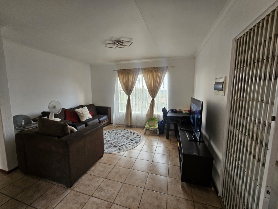 2 Bedroom Property for Sale in Honeydew Manor Gauteng