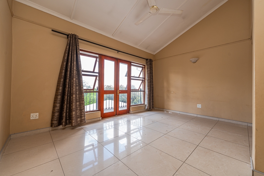 8 Bedroom Property for Sale in Floracliffe Gauteng