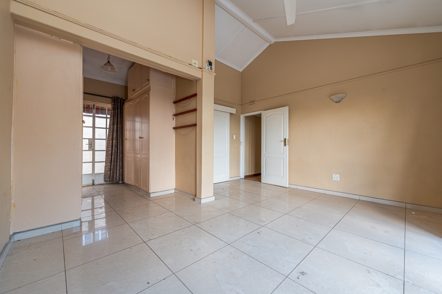 8 Bedroom Property for Sale in Floracliffe Gauteng