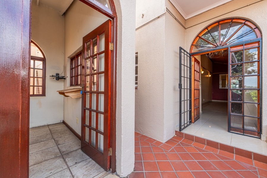 8 Bedroom Property for Sale in Floracliffe Gauteng