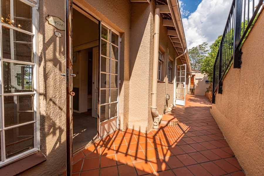 8 Bedroom Property for Sale in Floracliffe Gauteng