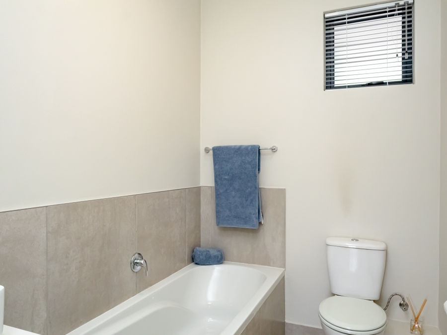 2 Bedroom Property for Sale in Glen Austin Gauteng