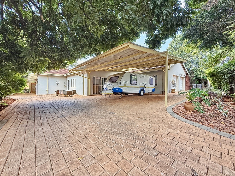 4 Bedroom Property for Sale in Wonderboom Gauteng