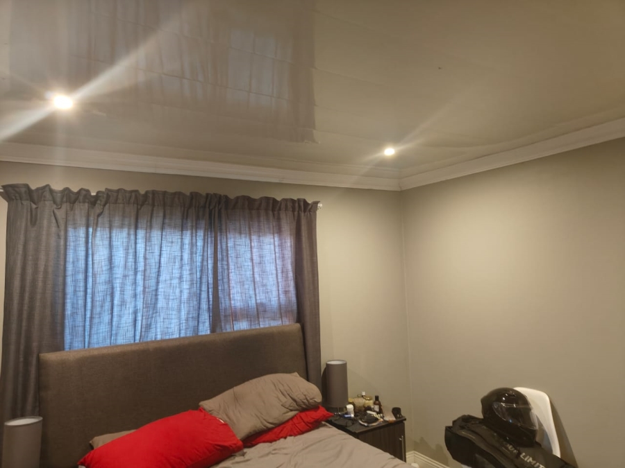 7 Bedroom Property for Sale in Cosmo City Gauteng