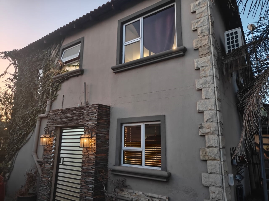 7 Bedroom Property for Sale in Cosmo City Gauteng