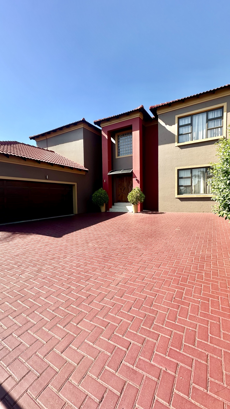 To Let 4 Bedroom Property for Rent in Highveld Gauteng