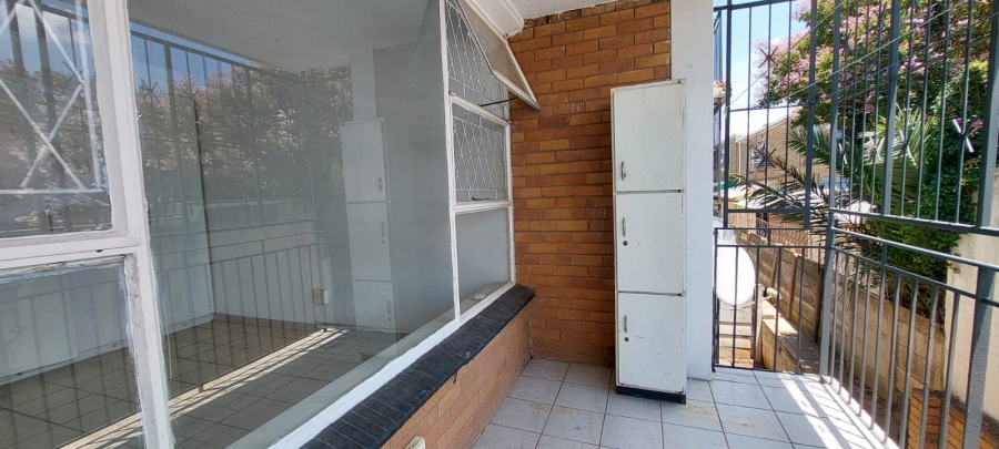 To Let 2 Bedroom Property for Rent in Rosettenville Gauteng