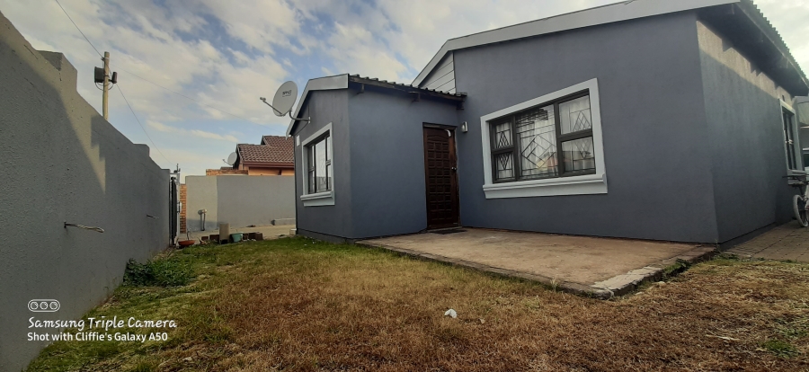 2 Bedroom Property for Sale in Tokoza Ext 2 Gauteng