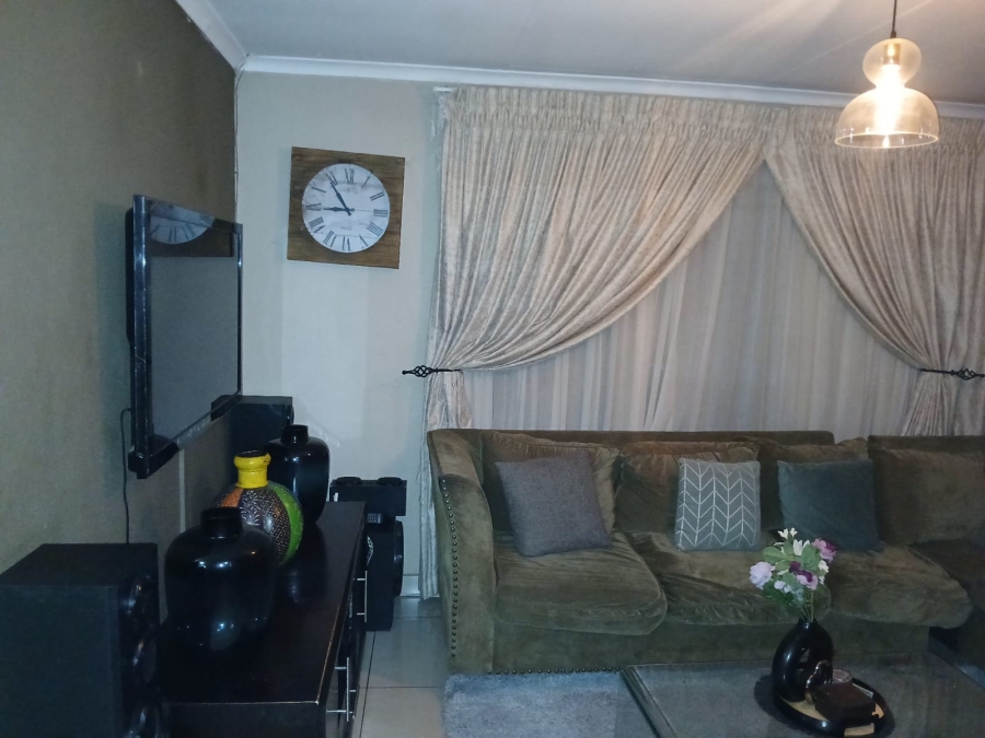 3 Bedroom Property for Sale in Roodekop Gauteng