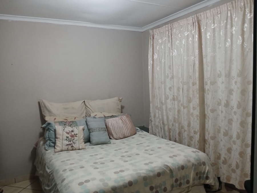 3 Bedroom Property for Sale in Roodekop Gauteng