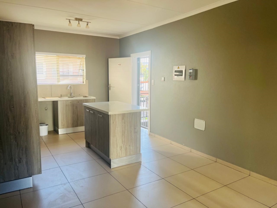 To Let 2 Bedroom Property for Rent in Erand Gardens Gauteng