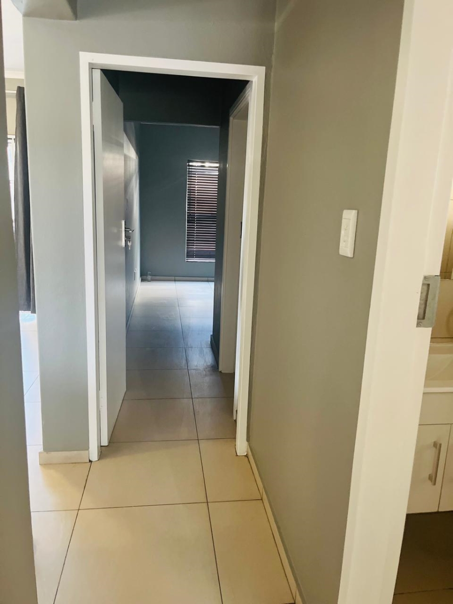 To Let 2 Bedroom Property for Rent in Erand Gardens Gauteng