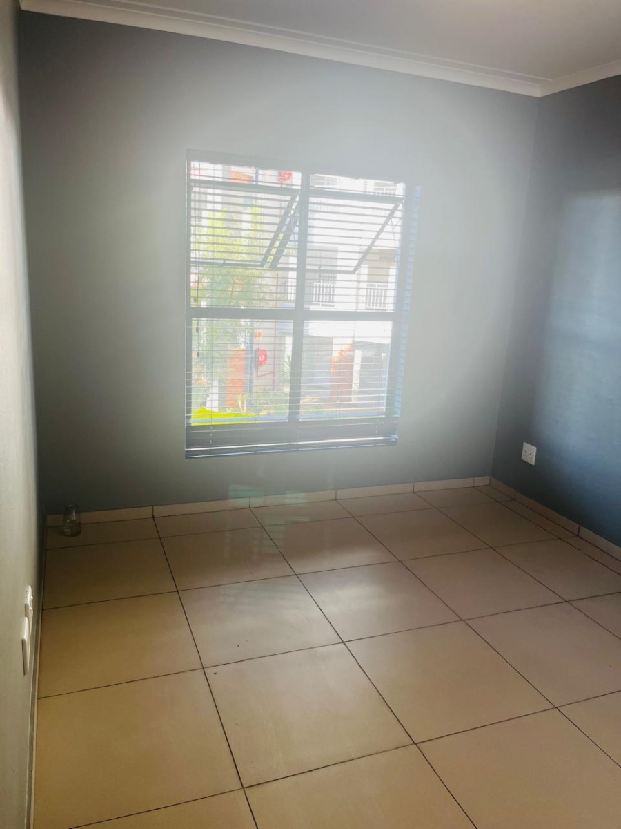 To Let 2 Bedroom Property for Rent in Erand Gardens Gauteng