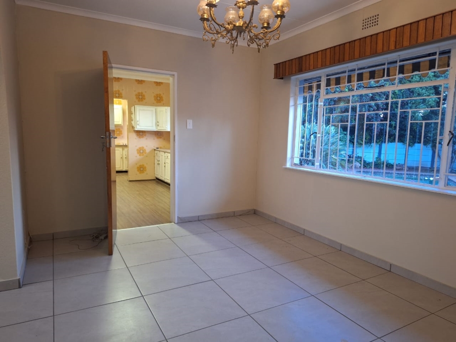 To Let 4 Bedroom Property for Rent in Farrarmere Gauteng