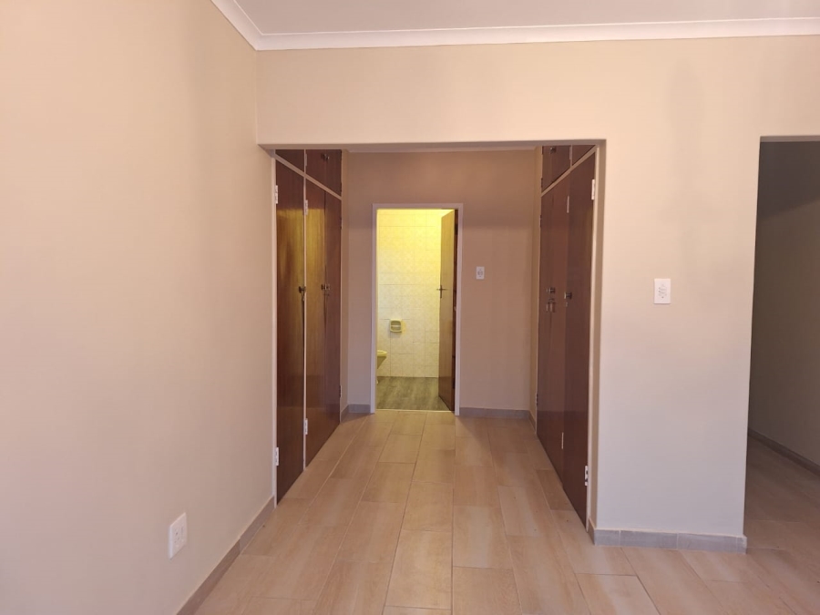 To Let 4 Bedroom Property for Rent in Farrarmere Gauteng