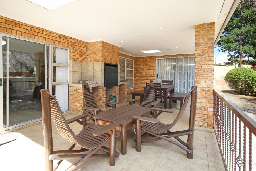 3 Bedroom Property for Sale in Rangeview Gauteng