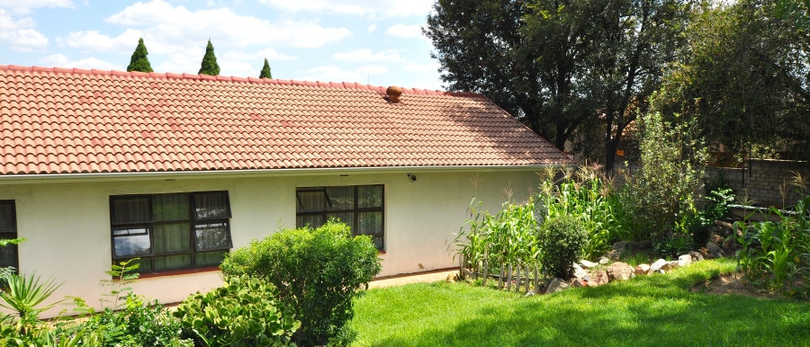 3 Bedroom Property for Sale in Vorna Valley Gauteng